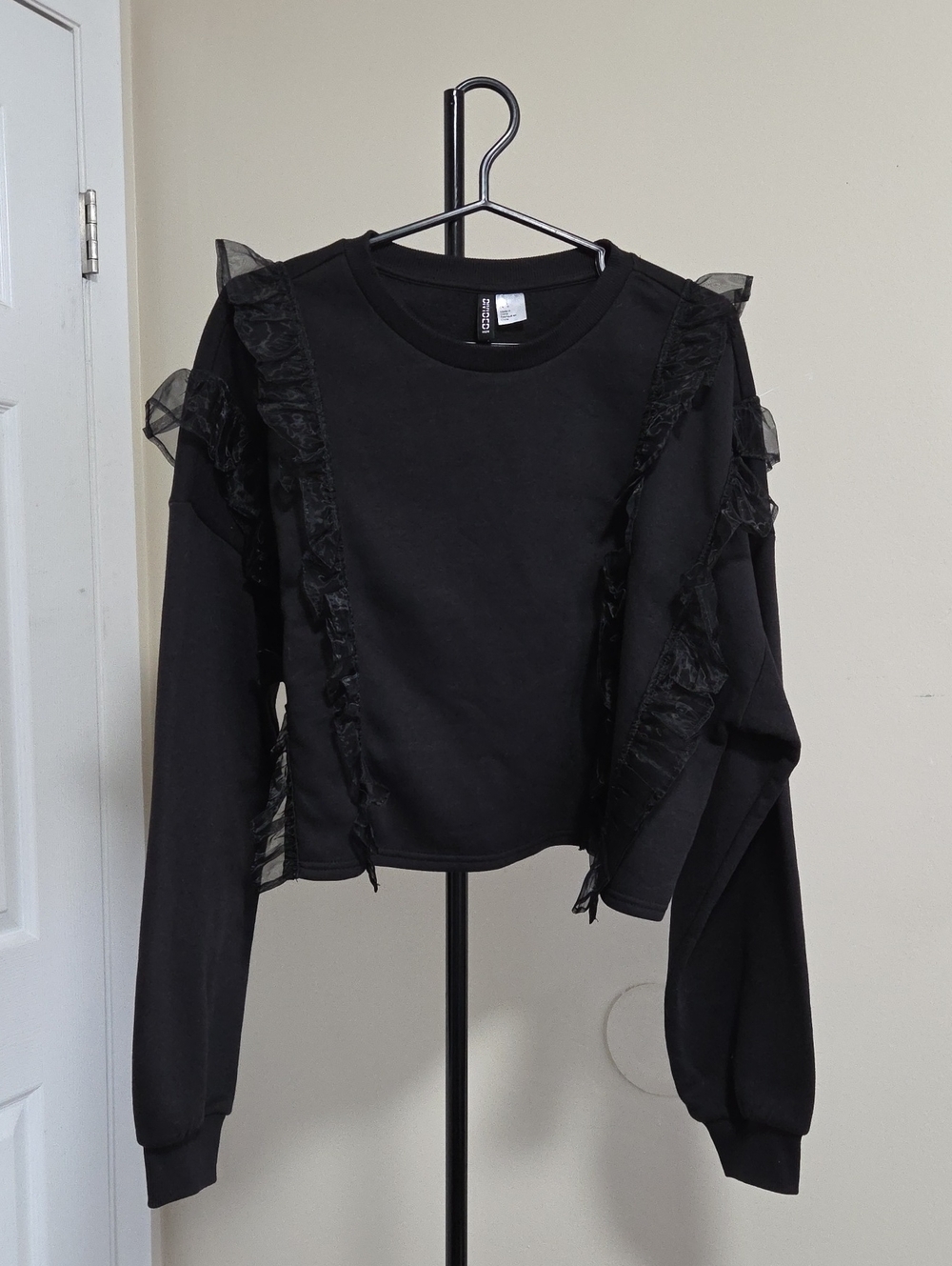 Nwt H&M Black Ruffle-Accent Crewneck Sweatshirt